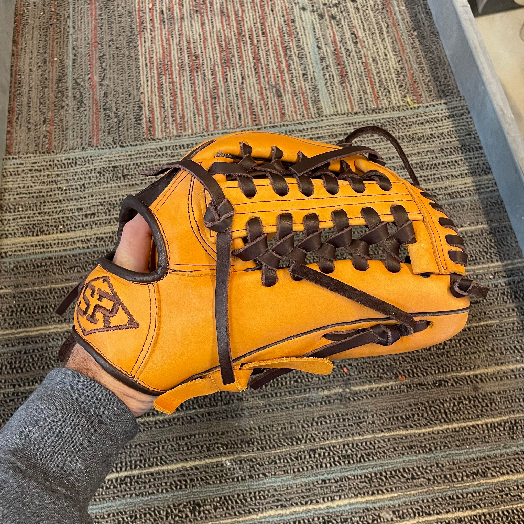 SR Glove 12 RHT Modified trapeze web